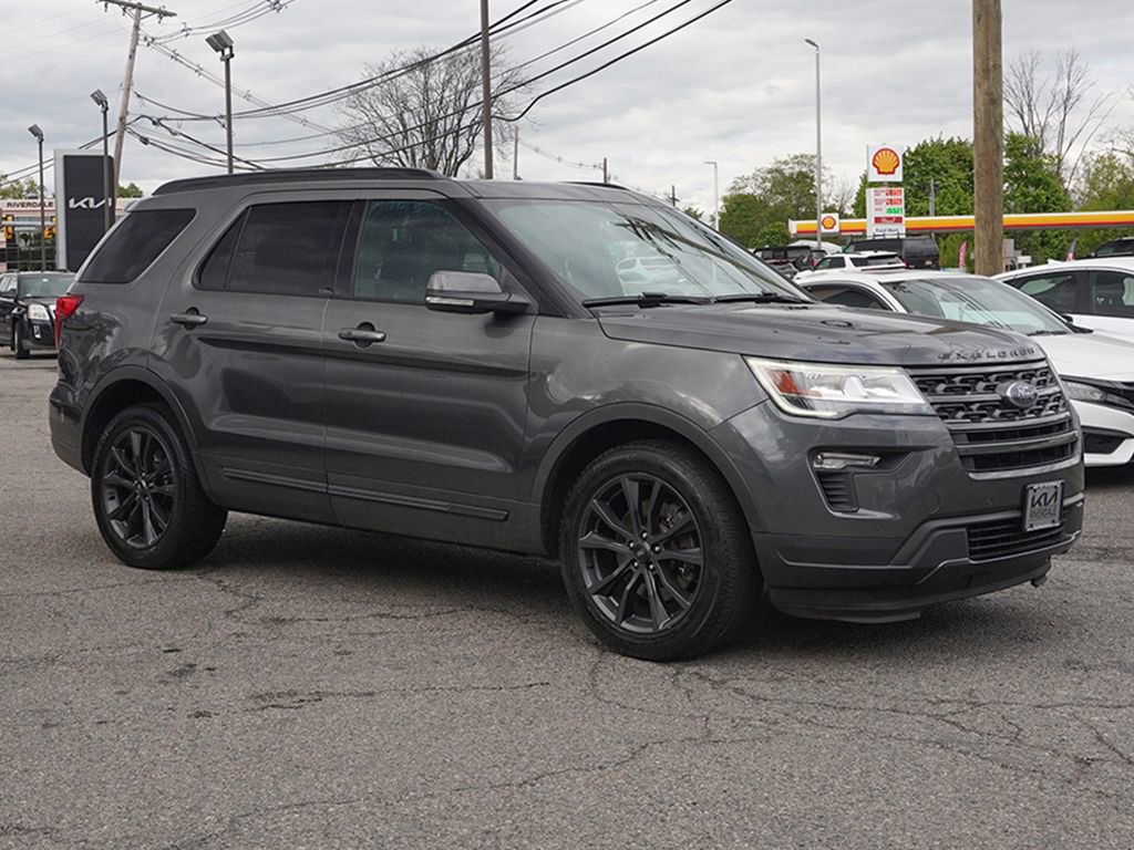 Used 2018 Ford Explorer XLT w/ Equipment Group 202A AWD/4WD image 54