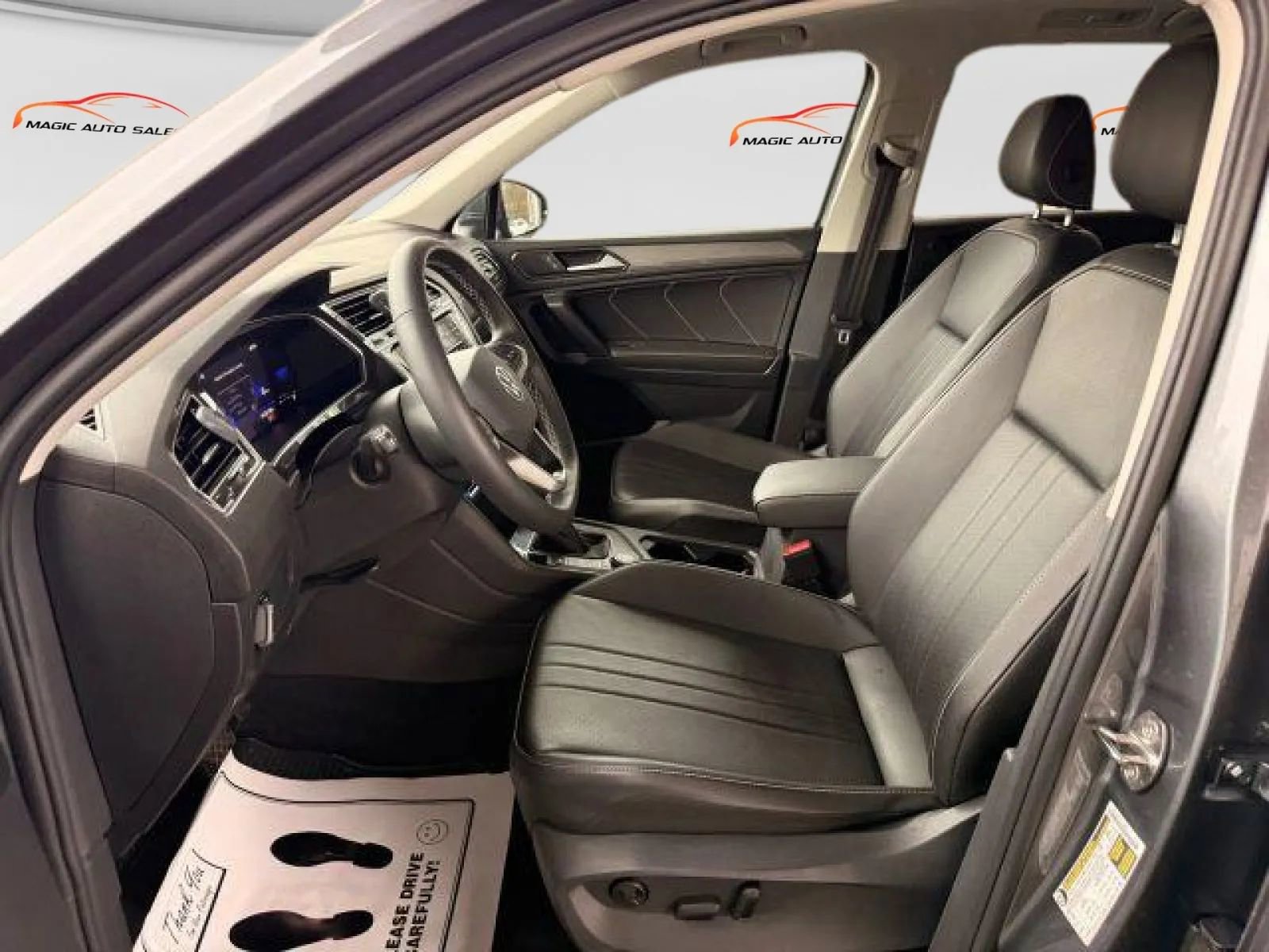 Used 2022 Volkswagen Tiguan SE w/ Panoramic Sunroof Package AWD/4WD image 13