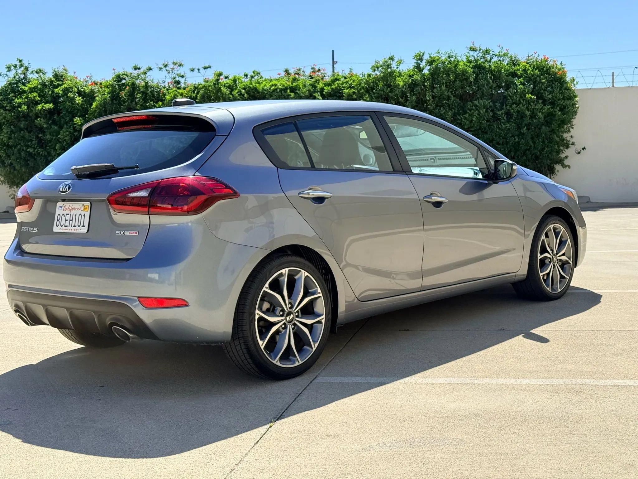 Used 2017 Kia Forte SX FWD image 5
