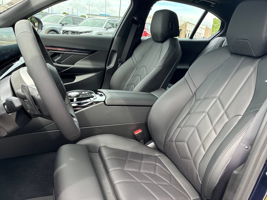 New 2027 BMW 540i xDrive w/ M Sport Package AWD/4WD image 11