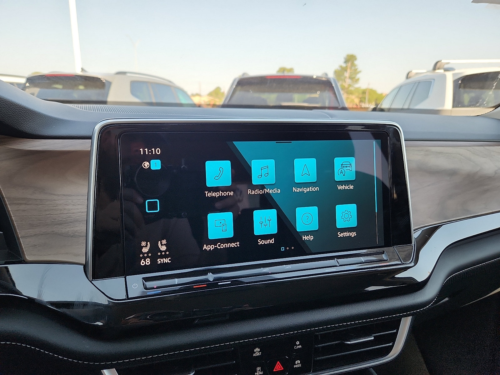 Certified 2026 Volkswagen Atlas SE FWD image 18
