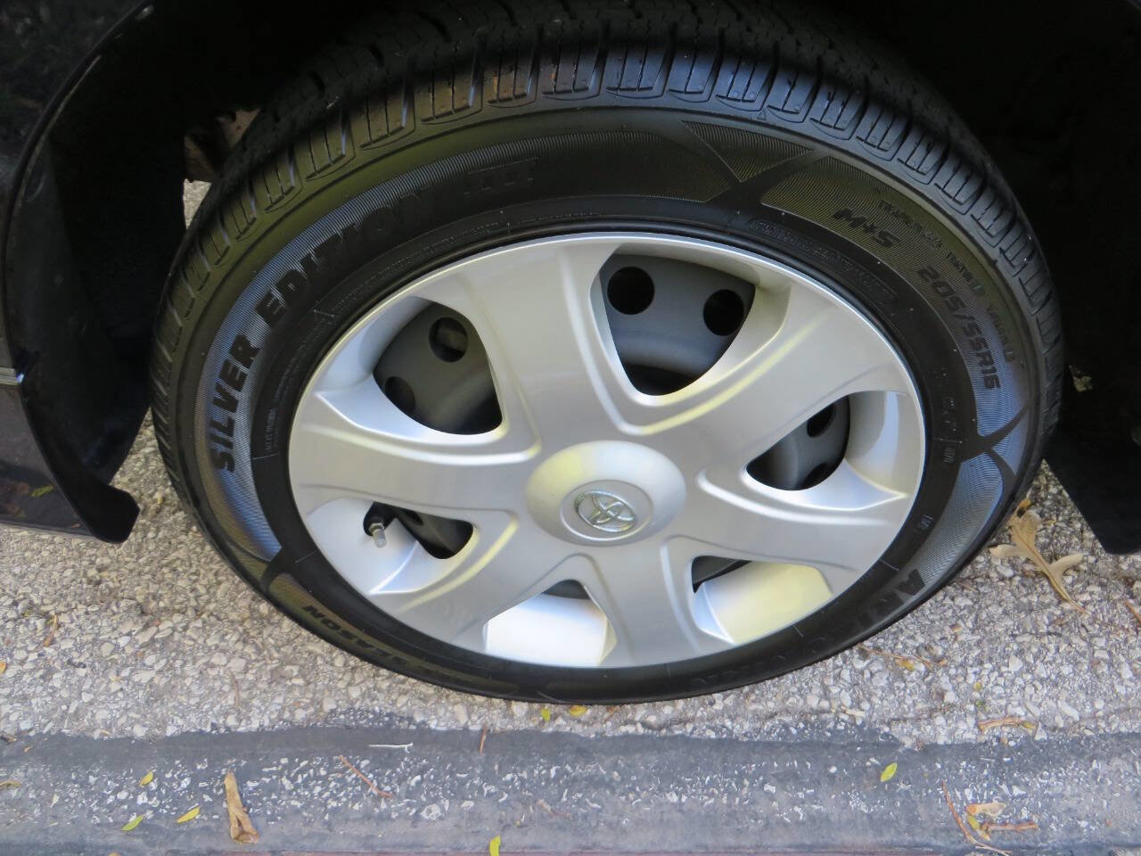 Used 2009 Toyota Matrix S image 19