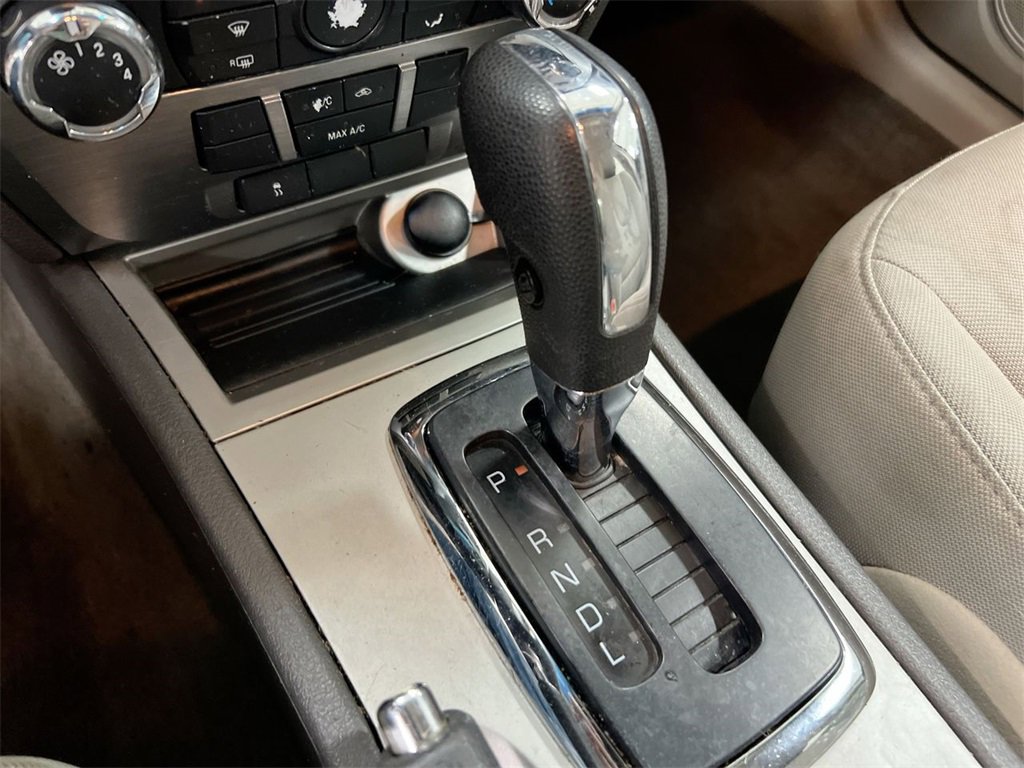 Used 2010 Ford Fusion SE image 15