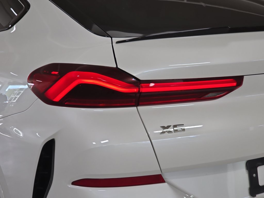 Certified 2024 BMW X6 M60i w/ Dynamic Handling Package AWD/4WD image 33