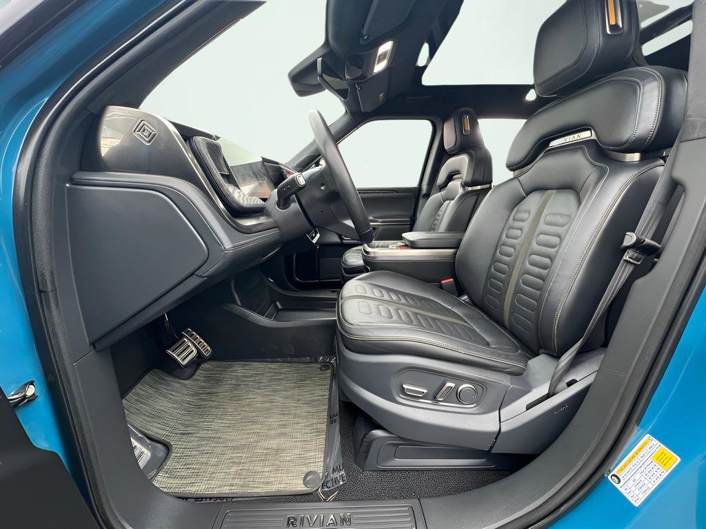 Used 2022 Rivian R1T Launch Edition image 16