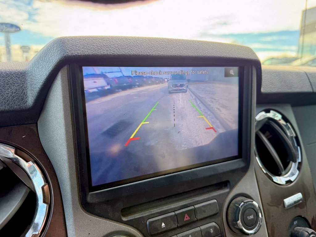 Used 2013 Ford F350 Lariat w/ Lariat Interior Pkg image 19