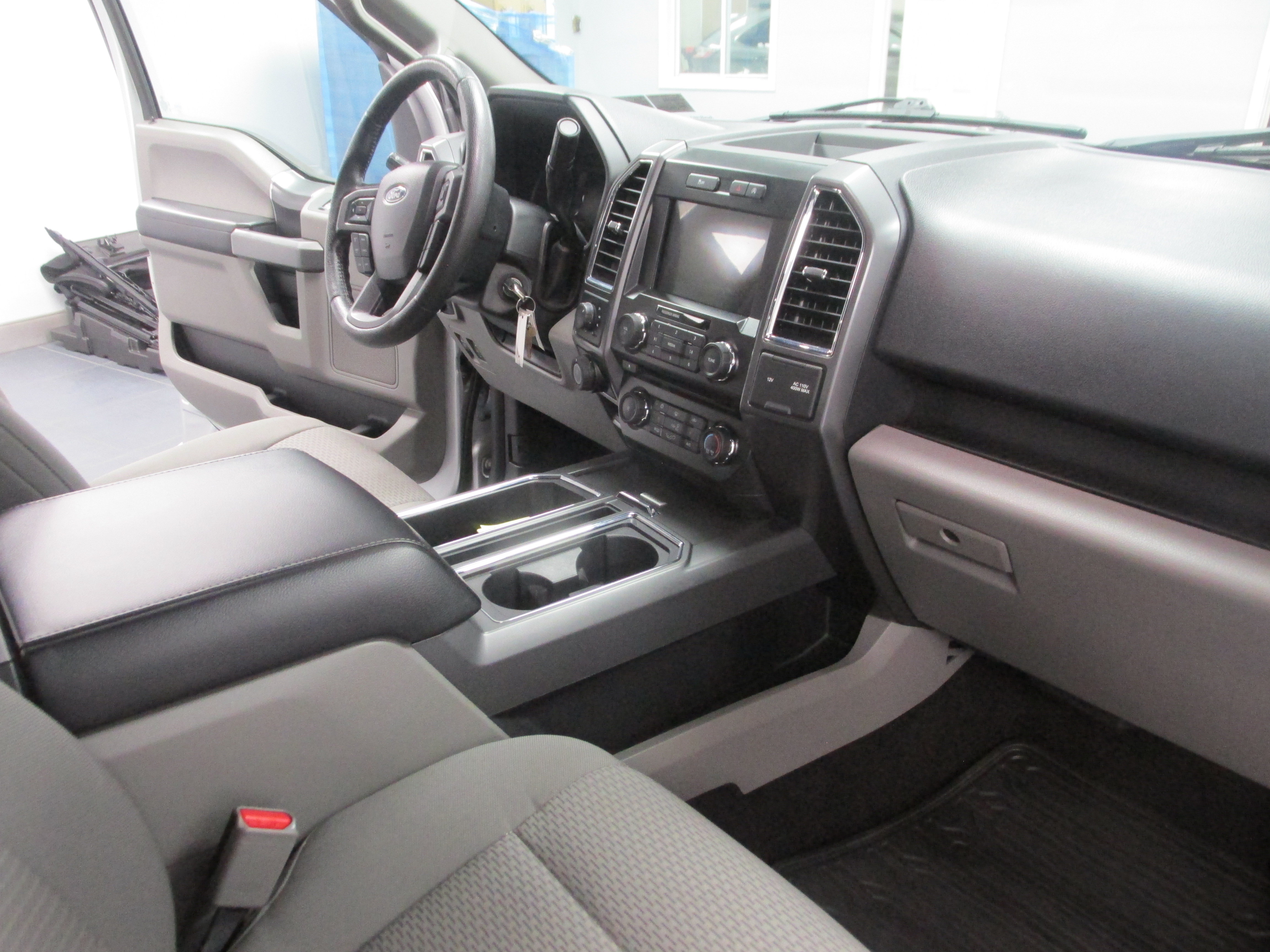 Used 2016 Ford F150 XLT w/ Equipment Group 302A Luxury AWD/4WD image 21