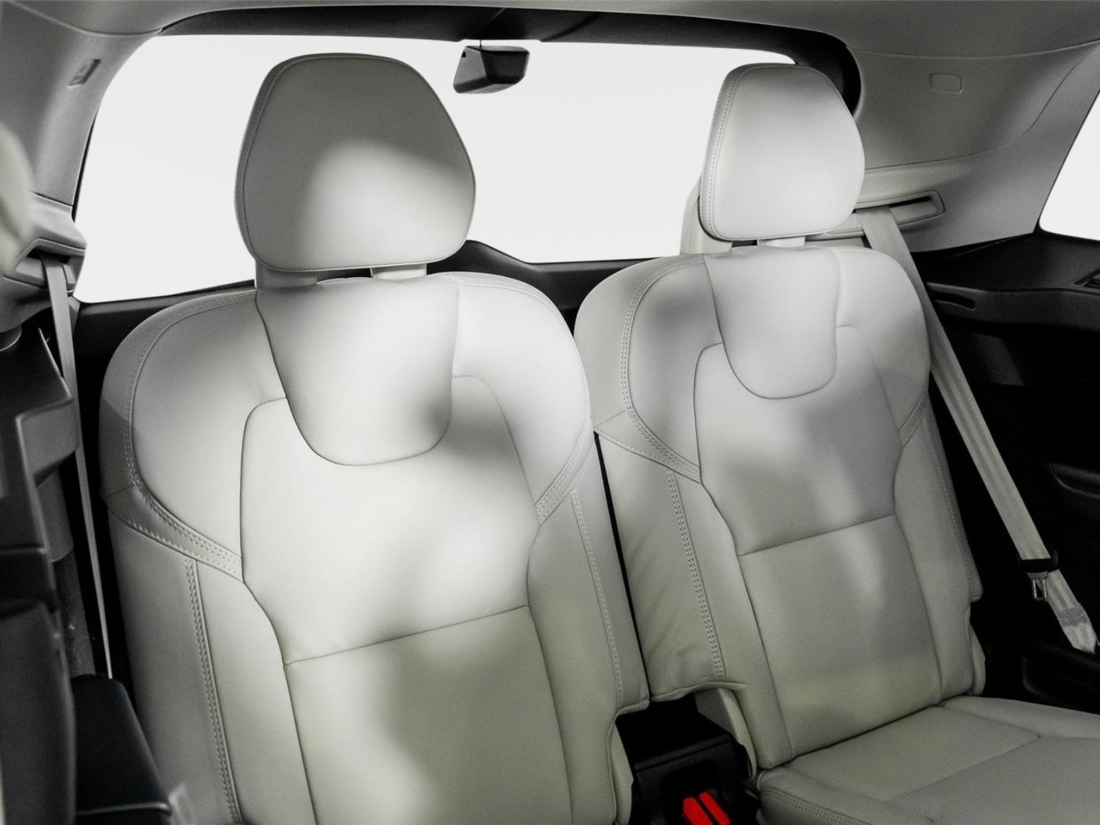 Used 2025 Volvo XC90 B6 Ultra w/ Protection Package Premier image 32