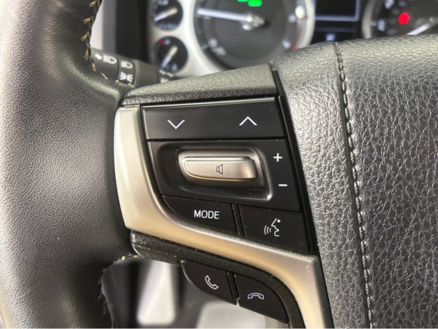 Used 2020 Toyota Land Cruiser Heritage Edition image 24