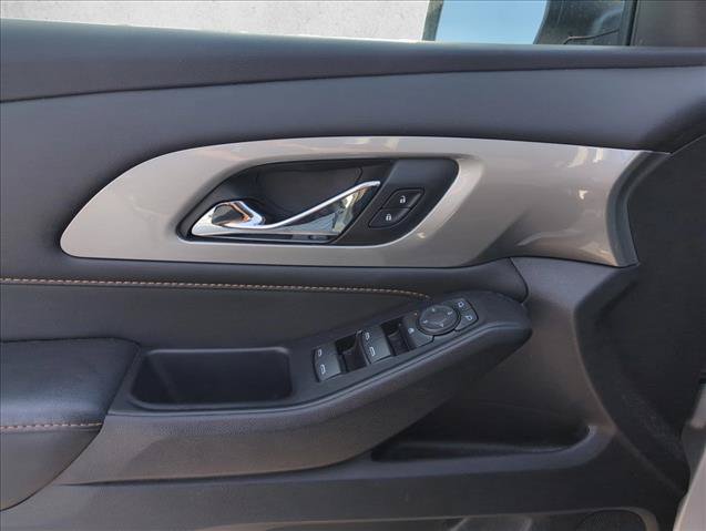Used 2021 Chevrolet Traverse LT FWD image 12
