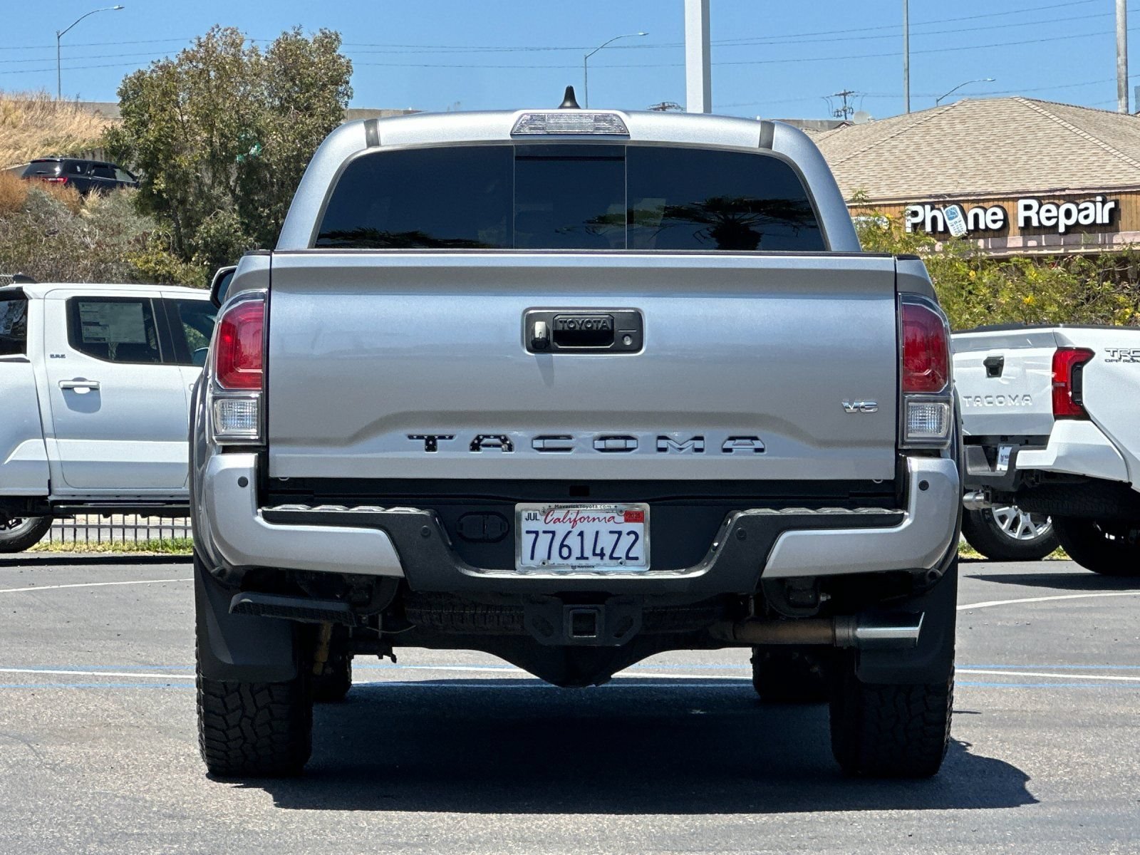 Used 2020 Toyota Tacoma TRD Off-Road w/ Technology Package AWD/4WD image 4