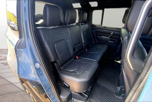 Used 2025 Land Rover Defender 110 X-Dynamic SE image 19
