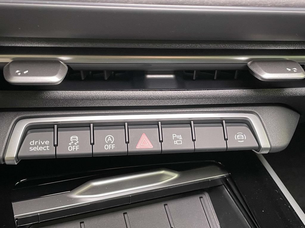 New 2026 Audi Q3 quattro 2.0T AWD/4WD image 33
