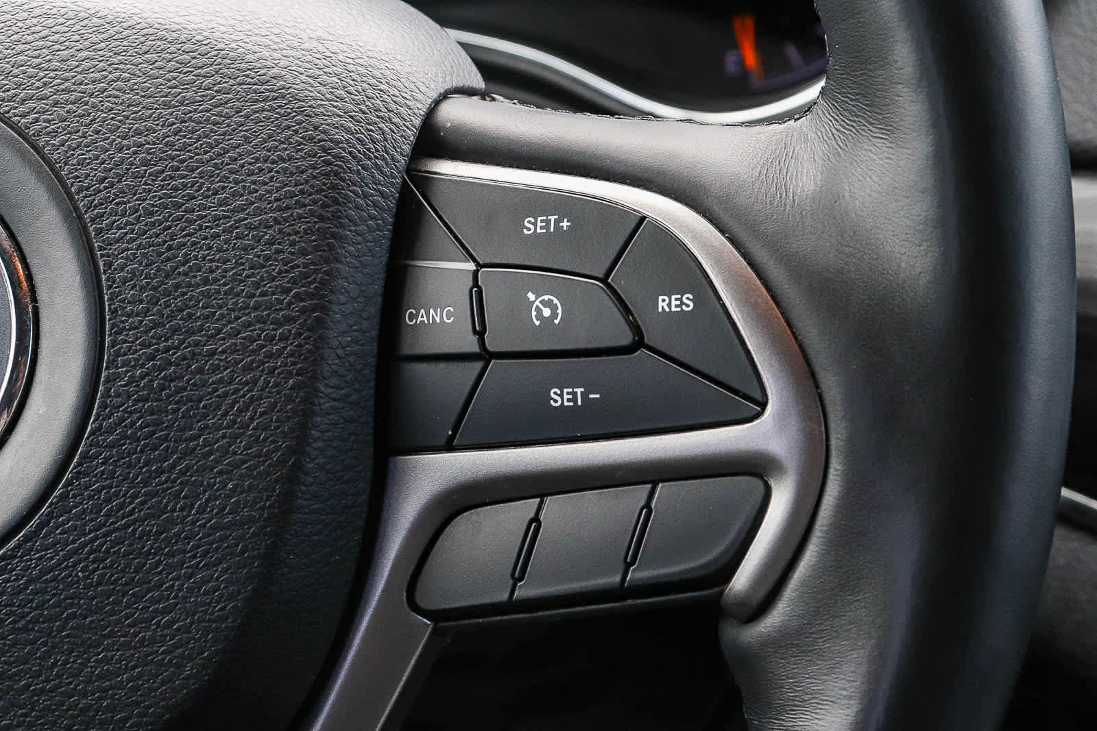 Used 2019 Jeep Grand Cherokee Limited RWD image 23