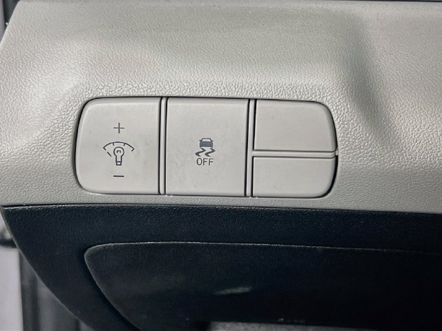 Used 2024 Hyundai Elantra Limited FWD image 25