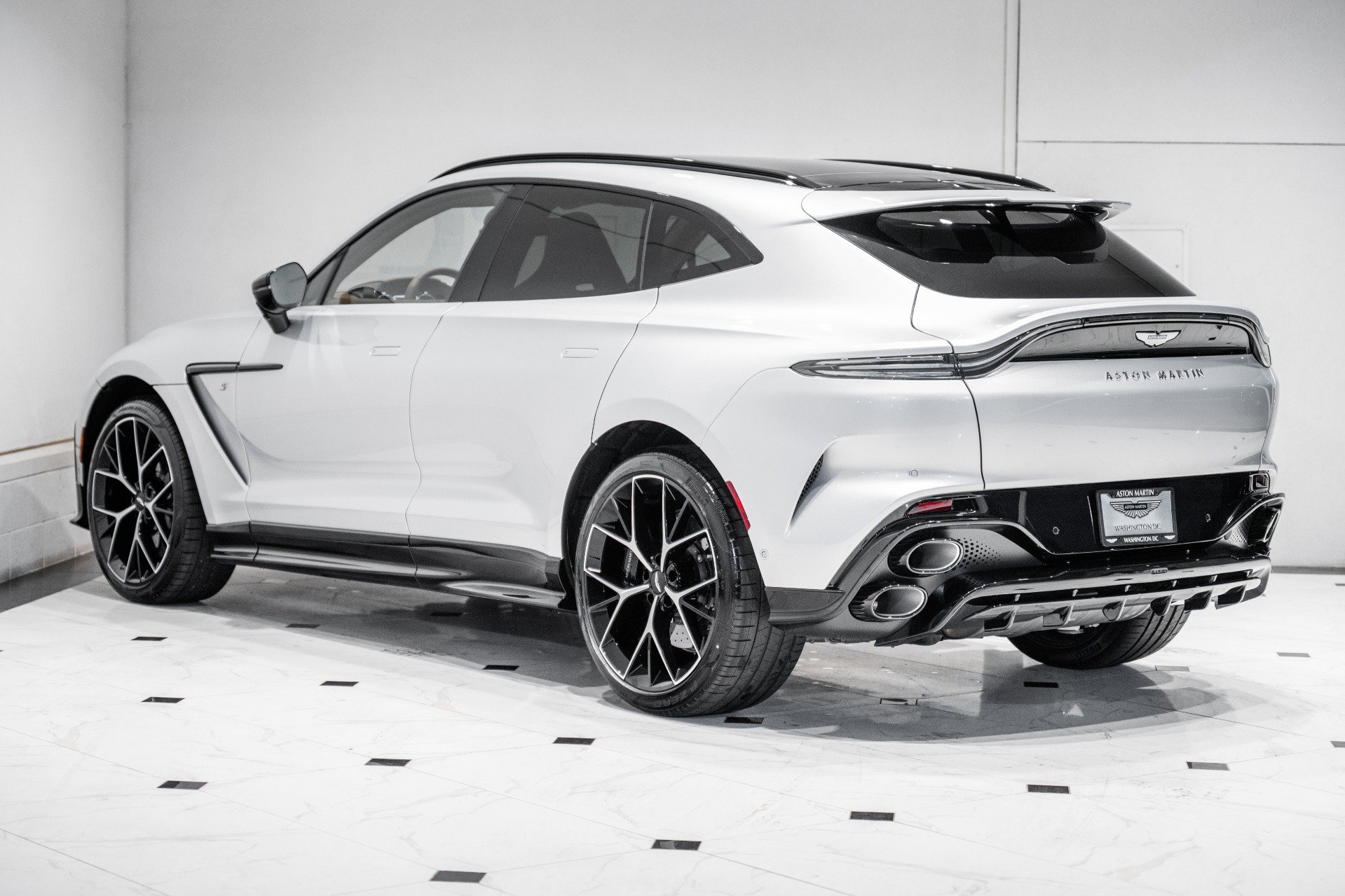 New 2026 Aston Martin DBX 707 AWD/4WD image 2
