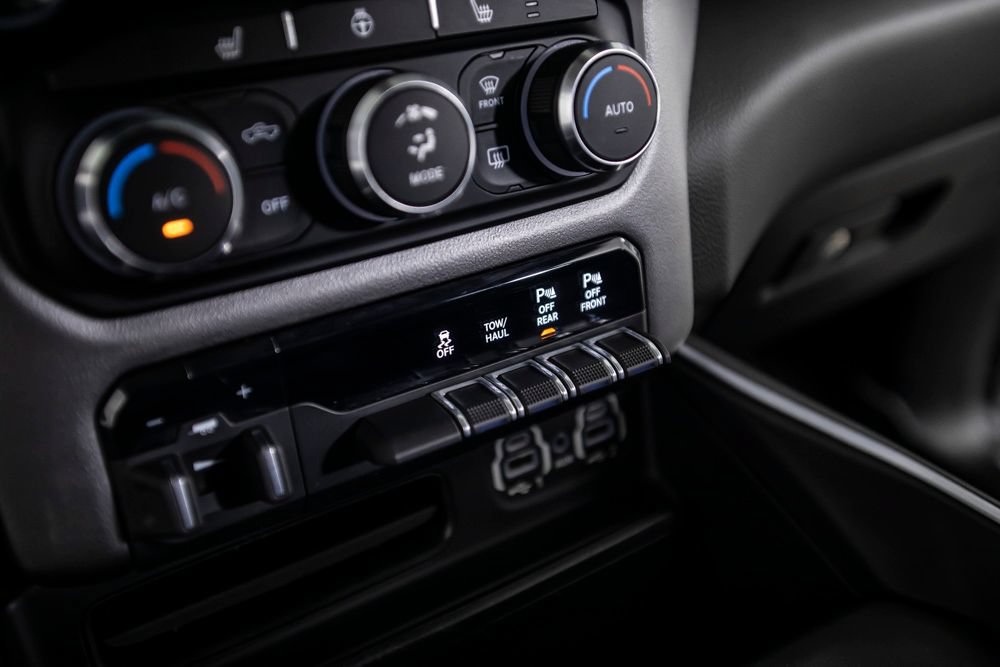 Used 2020 RAM 1500 Big Horn AWD/4WD image 31