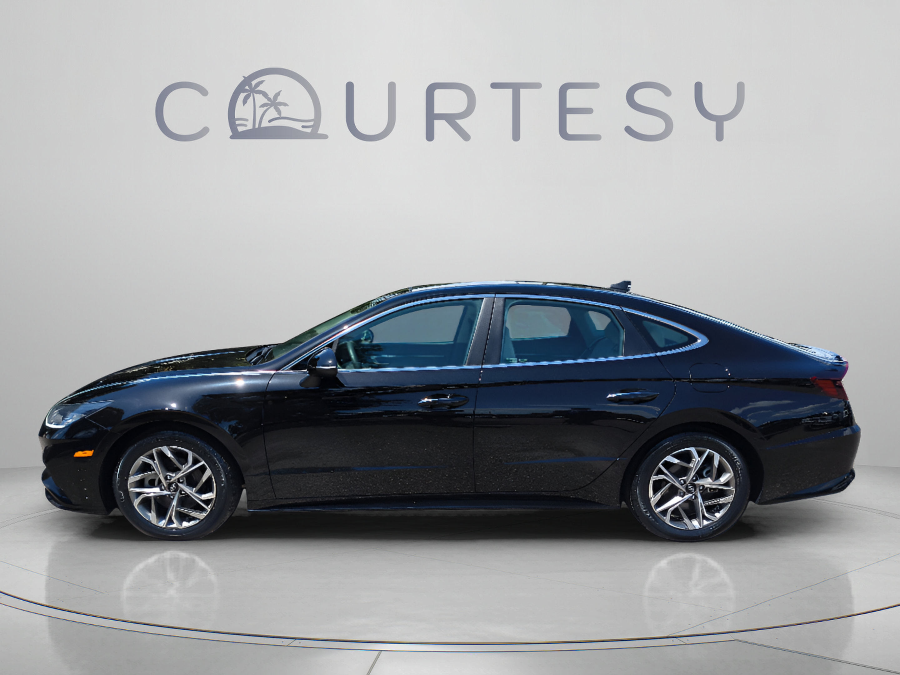 Certified 2021 Hyundai Sonata SEL w/ Convenience Package FWD image 2