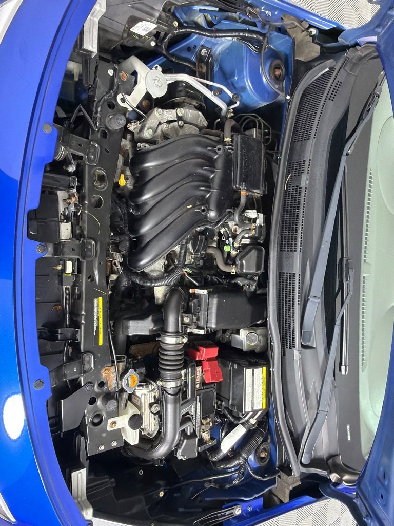 Used 2015 Nissan Versa SL FWD image 25