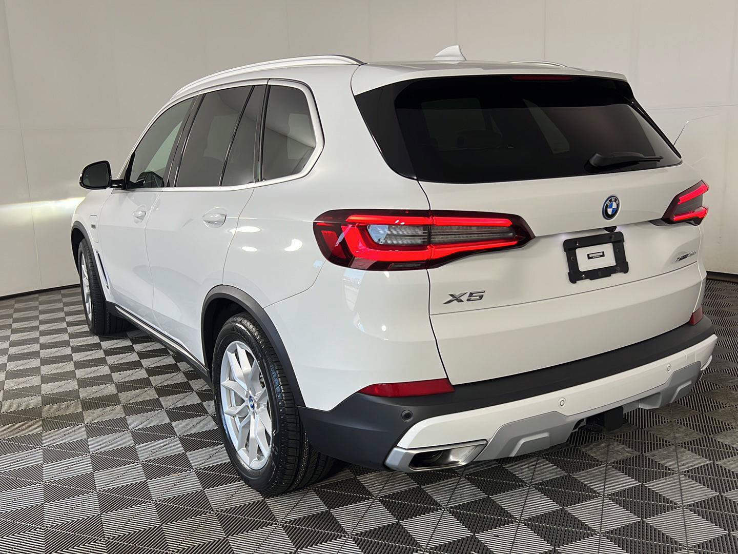 Used 2023 BMW X5 xDrive45e AWD/4WD image 9