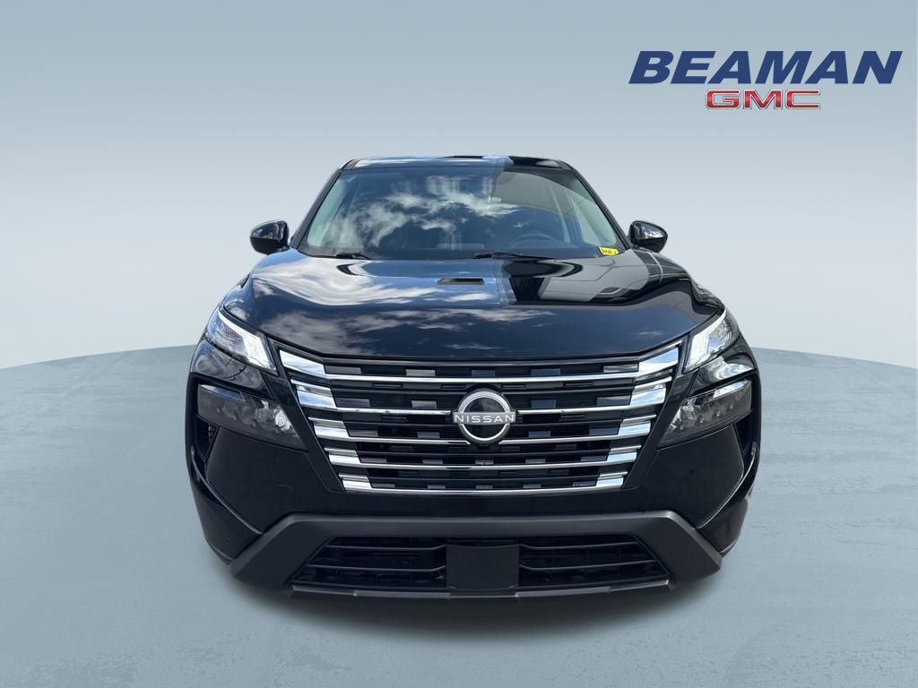 Used 2025 Nissan Rogue SV AWD/4WD image 2