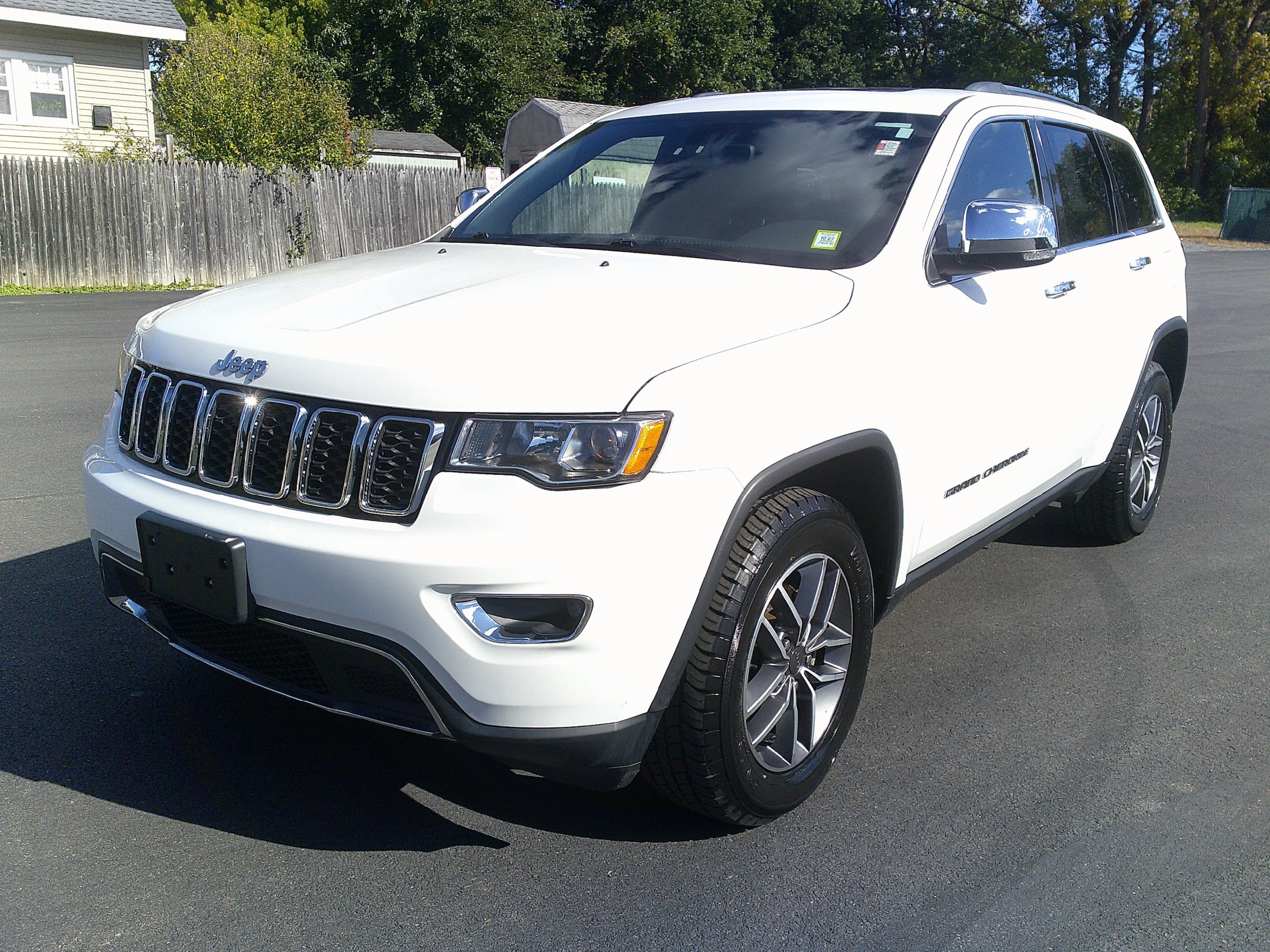 Used 2020 Jeep Grand Cherokee Limited AWD/4WD image 2
