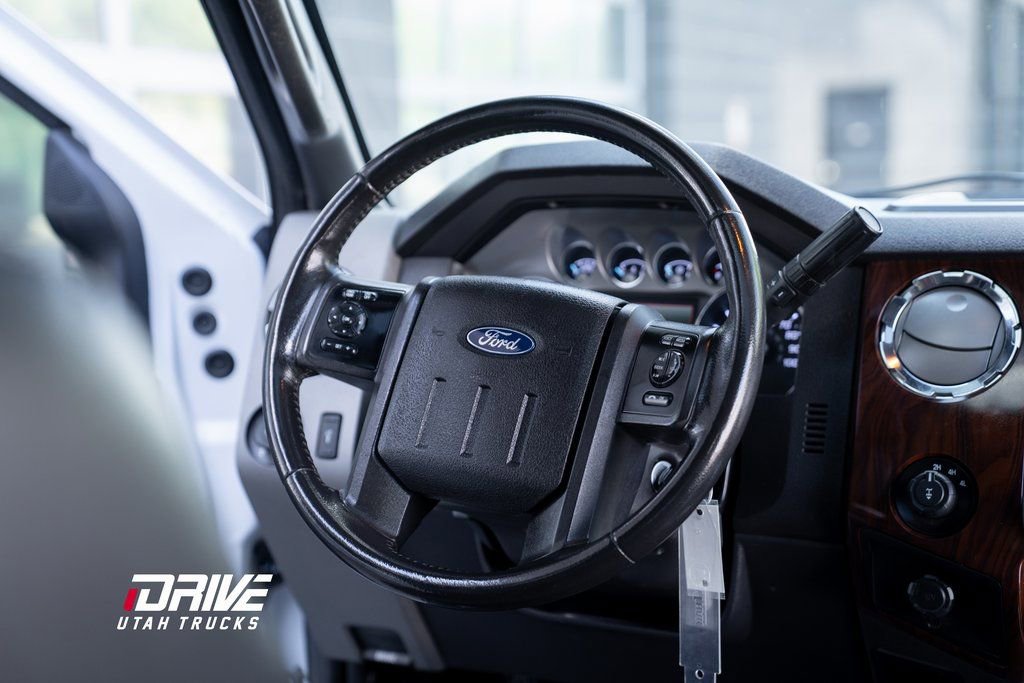 Used 2012 Ford F350 Lariat w/ Lariat Interior Pkg image 31