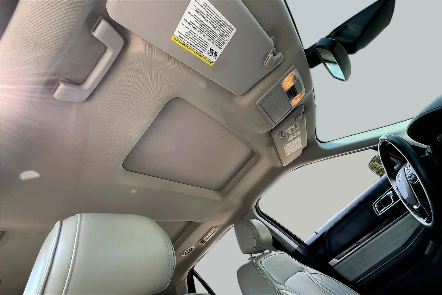 Used 2017 Ford Explorer Platinum AWD/4WD image 14
