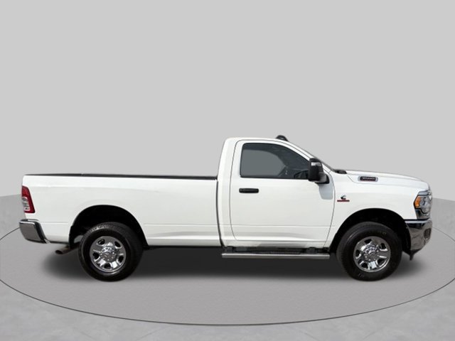 Used 2024 RAM 3500 Tradesman w/ Chrome Appearance Group AWD/4WD image 7