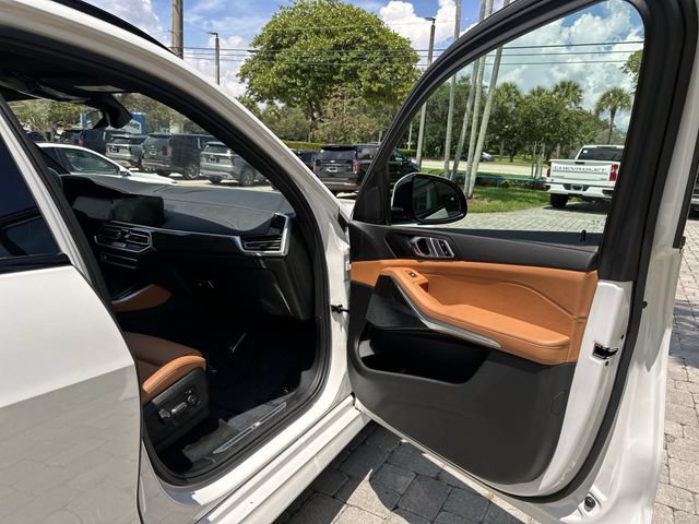 Used 2022 BMW X5 xDrive45e w/ M Sport Package AWD/4WD image 23
