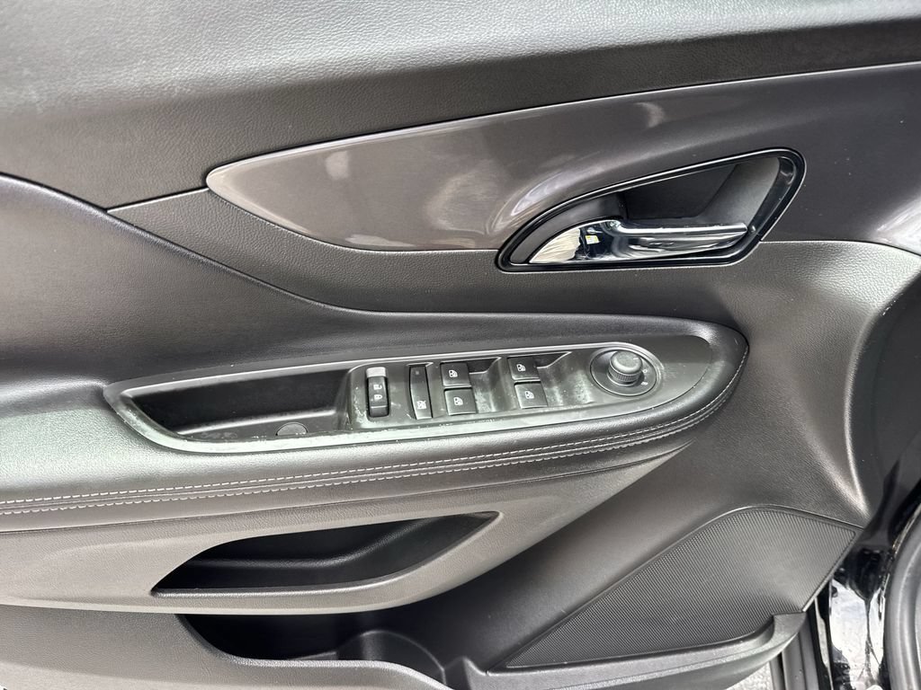 Used 2021 Buick Encore Preferred w/ Safety Package II FWD image 39