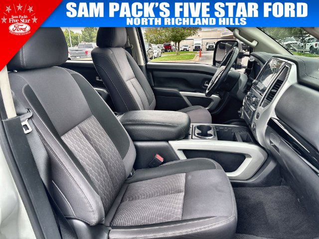 Used 2020 Nissan Titan SV w/ SV Convenience Package AWD/4WD image 33
