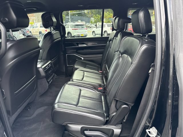 Used 2023 Jeep Wagoneer 4WD image 14
