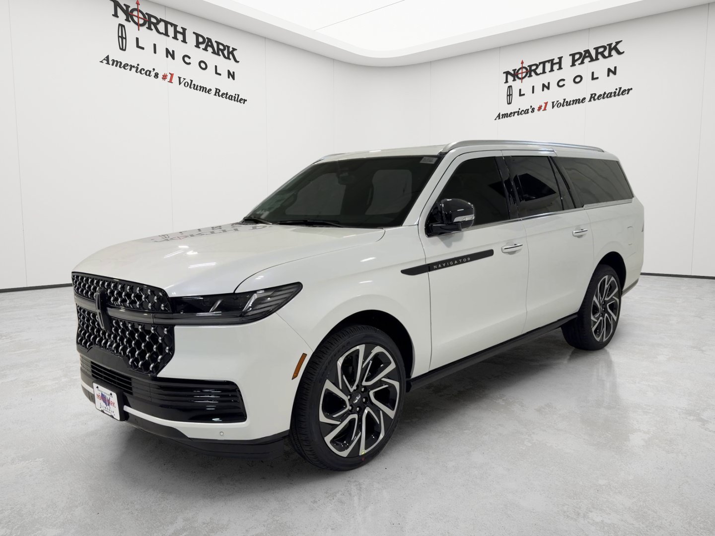 New 2027 Lincoln Navigator L Black Label AWD/4WD image 1