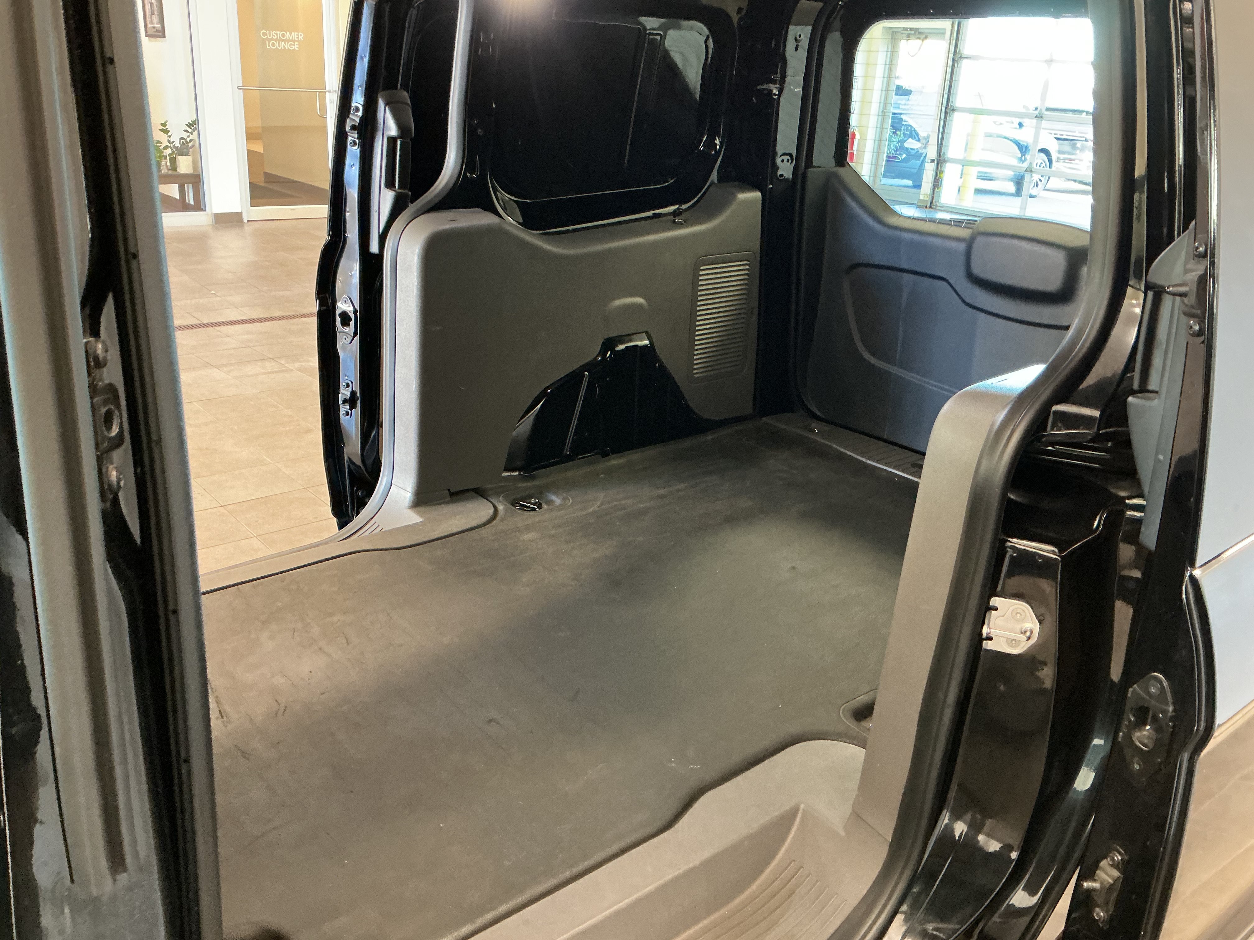 Used 2020 Ford Transit Connect XLT FWD image 10