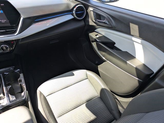 Certified 2025 Chevrolet Trax LT w/ LT Convenience Package image 22