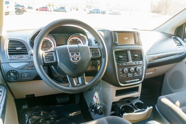 Used 2019 Dodge Grand Caravan SE image 16