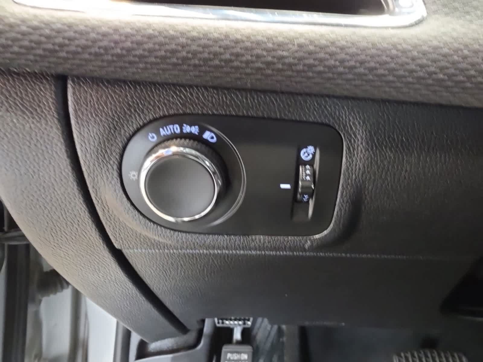 Used 2019 Chevrolet Cruze LS w/ LS Convenience Package FWD image 24