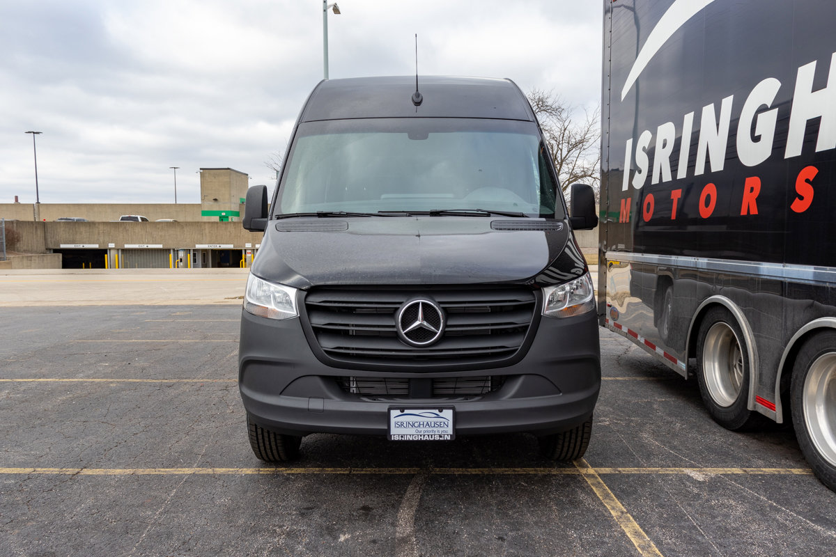 Used 2024 Mercedes-Benz Sprinter 2500 image 3