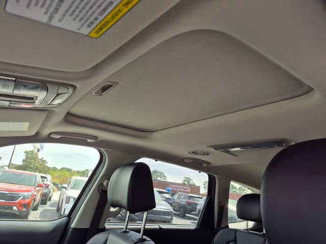 Used 2025 Kia Telluride EX w/ EX Captain's Chair Package image 11