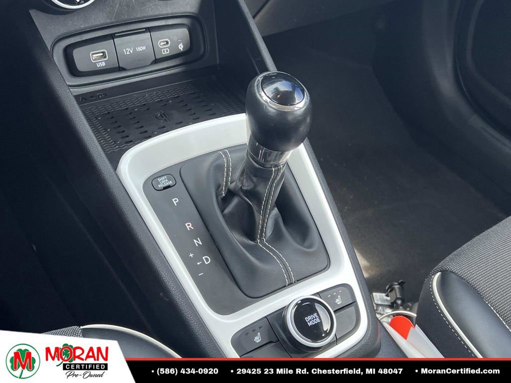 Used 2023 Hyundai Venue Limited FWD image 24