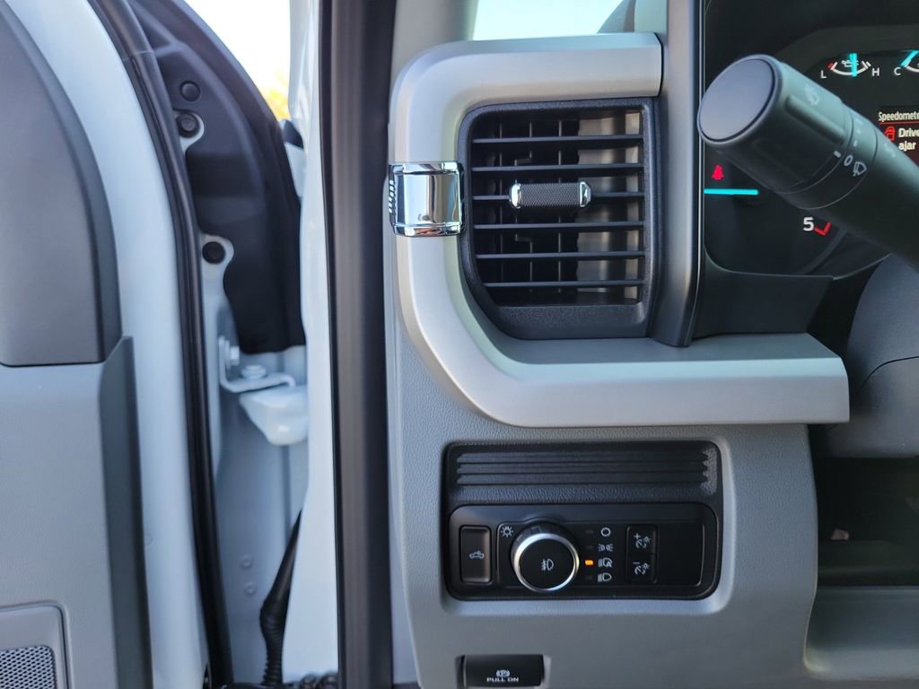 New 2026 Ford F550 4x4 Crew Cab image 20