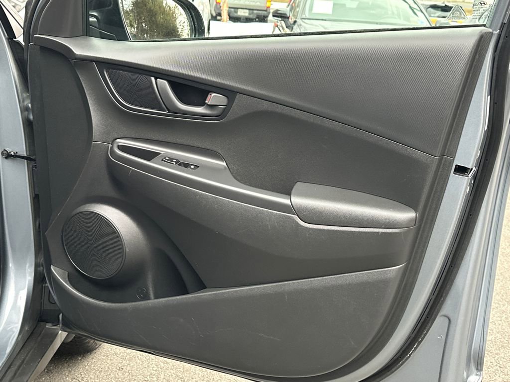 Used 2018 Hyundai Kona SEL image 12