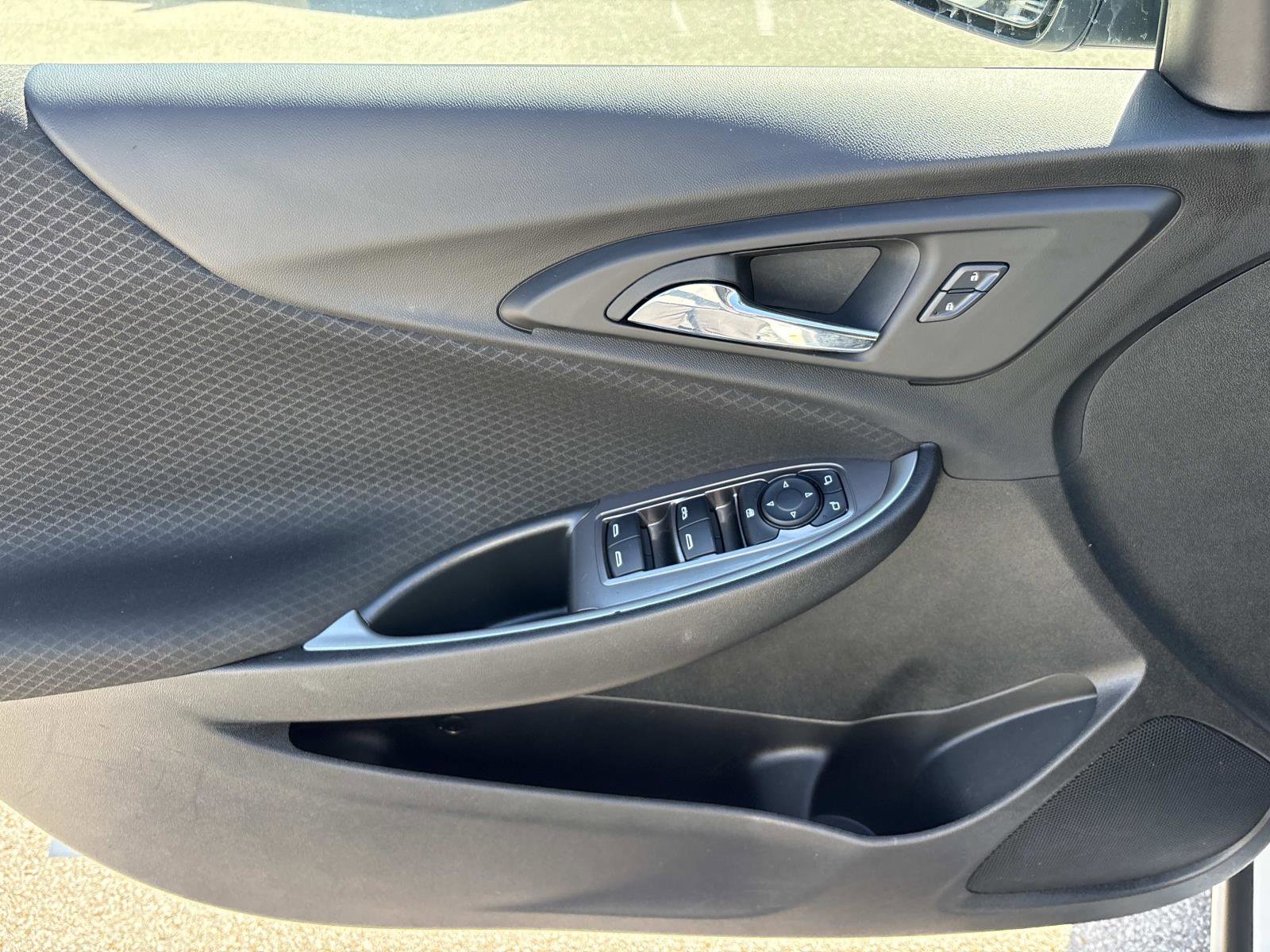 Used 2025 Chevrolet Malibu LT FWD image 12