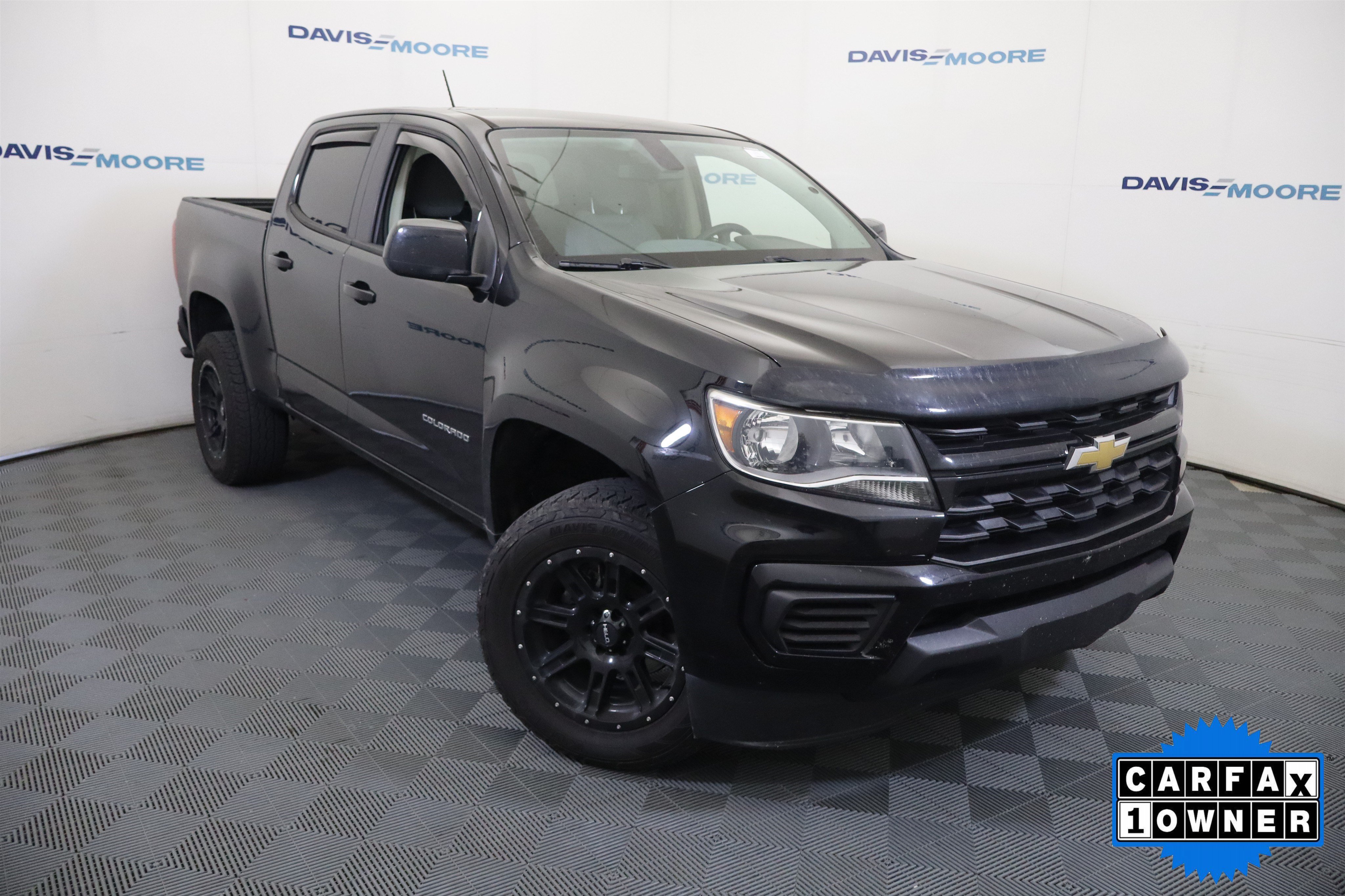 Used 2022 Chevrolet Colorado W/T w/ Custom Special Edition RWD image 3