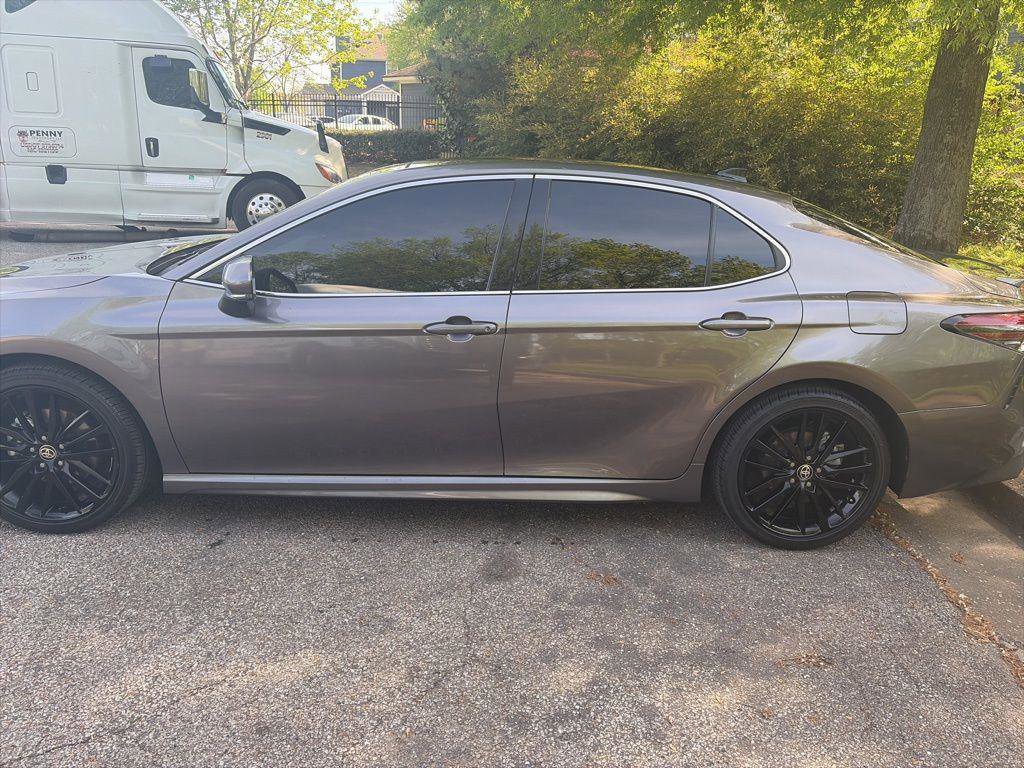 Used 2024 Toyota Camry XSE FWD image 2