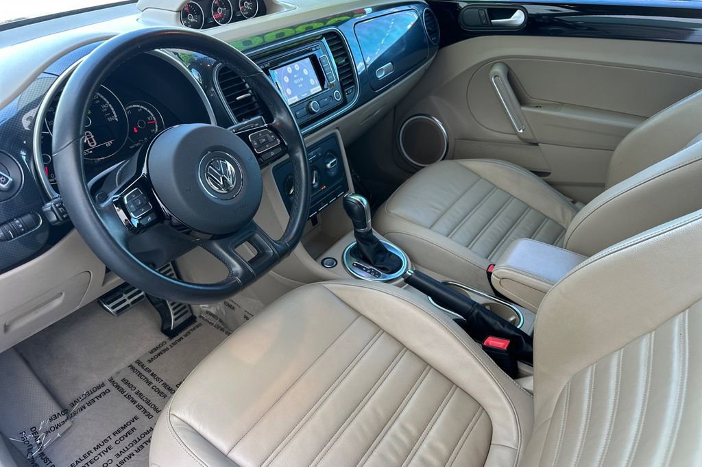 Used 2013 Volkswagen Beetle 2.0T image 9
