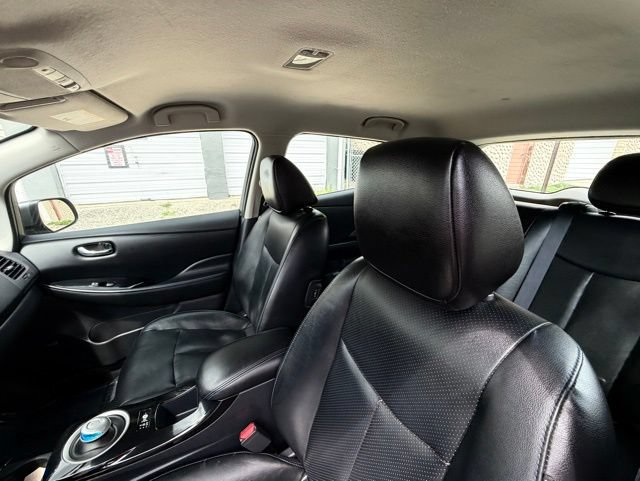 Used 2017 Nissan Leaf SL w/ Premium Package FWD image 14