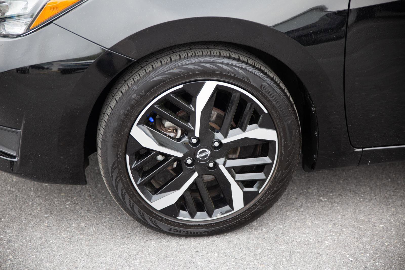 Used 2025 Nissan Versa SR image 9