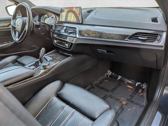 Used 2018 BMW 530e w/ Premium Package 2 RWD image 21